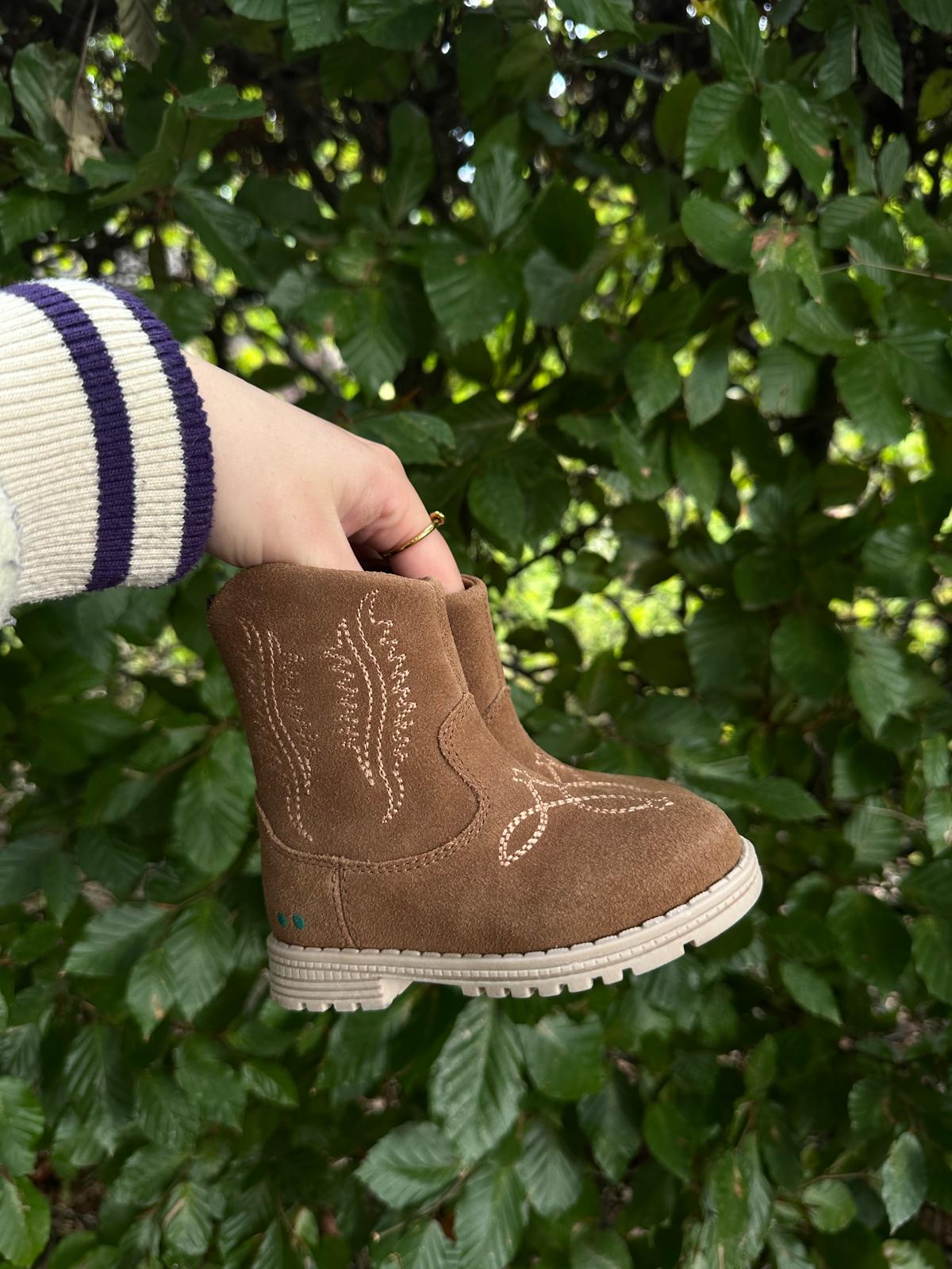 Cowboylaarsjes: de trend van het moment (en waarom jouw kleintje er dol op gaat zijn)