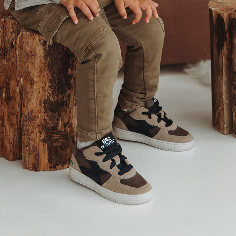 Monica Mellow Lage Sneakers Jongens Bruin